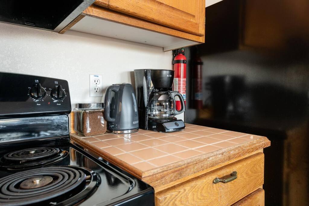 Apartment Cozy 2 Bedroom Walking Distance From The Ocean Shores